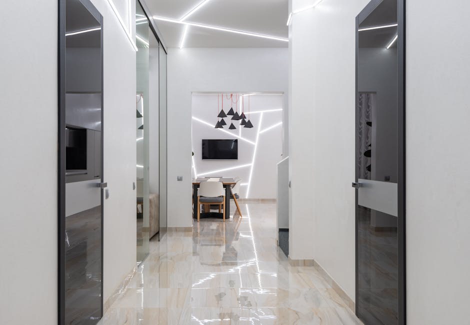 Sol résine époxy effet miroir salon moderne